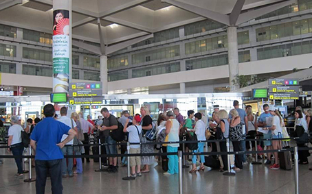 Pasajeros en el aeropuerto de Málaga